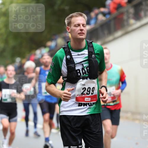 05.10.2025 - 20. swb-Marathon Bremen Michael Strokosch http://msf.ph/oto/9215167 05.10.2025 12:42:44 Laufen 2, 99 meine-sportfotos.de