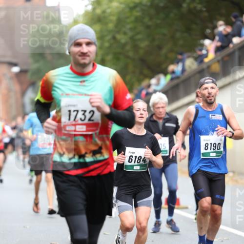 05.10.2025 - 20. swb-Marathon Bremen Michael Strokosch http://msf.ph/oto/9215169 05.10.2025 12:42:45 Laufen 1732, 6184, 05, 8190 meine-sportfotos.de