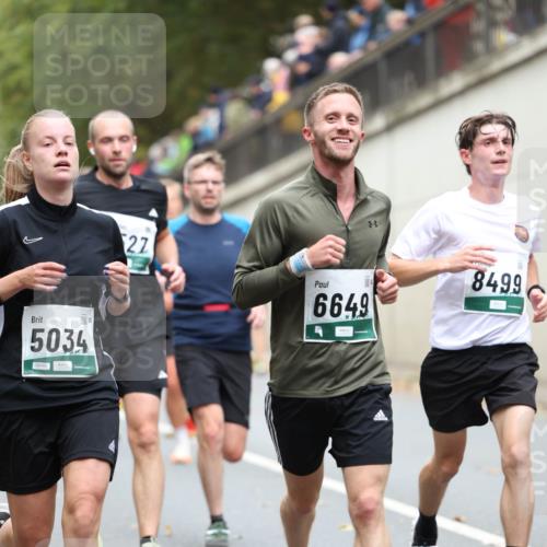 05.10.2025 - 20. swb-Marathon Bremen Michael Strokosch http://msf.ph/oto/9215185 05.10.2025 12:42:54 Laufen 5034, 27, 6649, 8499 meine-sportfotos.de