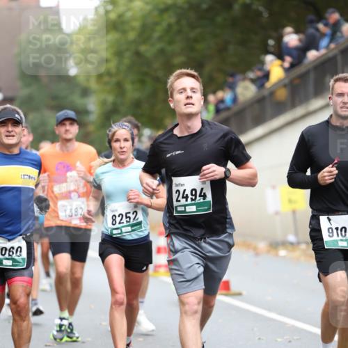 05.10.2025 - 20. swb-Marathon Bremen Michael Strokosch http://msf.ph/oto/9215191 05.10.2025 12:42:58 Laufen 060, 1382, 8252, 2494, 42031, 9101 meine-sportfotos.de