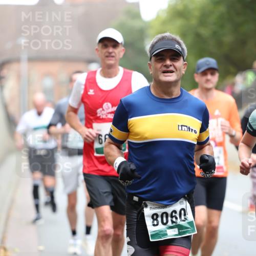 05.10.2025 - 20. swb-Marathon Bremen Michael Strokosch http://msf.ph/oto/9215194 05.10.2025 12:42:59 Laufen 6, 8060 meine-sportfotos.de