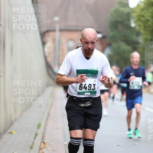 05.10.2025 - 20. swb-Marathon Bremen Michael Strokosch http://msf.ph/oto/9215202 05.10.2025 12:43:02 Laufen 6493 meine-sportfotos.de