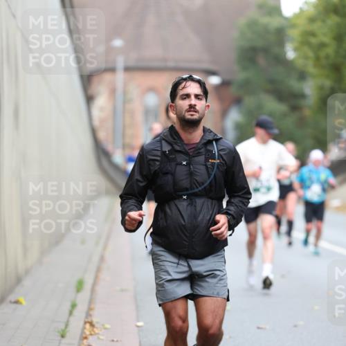 05.10.2025 - 20. swb-Marathon Bremen Michael Strokosch http://msf.ph/oto/9215206 05.10.2025 12:43:04 Laufen  meine-sportfotos.de