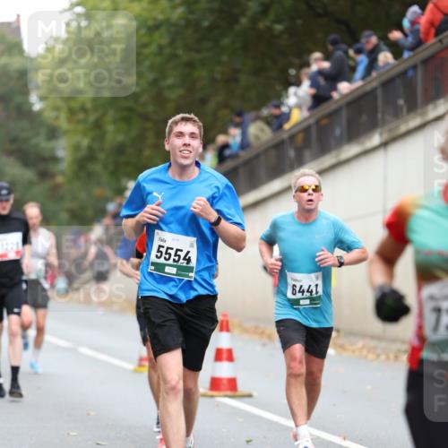 05.10.2025 - 20. swb-Marathon Bremen Michael Strokosch http://msf.ph/oto/9215215 05.10.2025 12:43:12 Laufen 5554, 6441, 7 meine-sportfotos.de