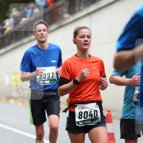 05.10.2025 - 20. swb-Marathon Bremen Michael Strokosch http://msf.ph/oto/9215218 05.10.2025 12:43:14 Laufen 8992, 8040, 6 meine-sportfotos.de