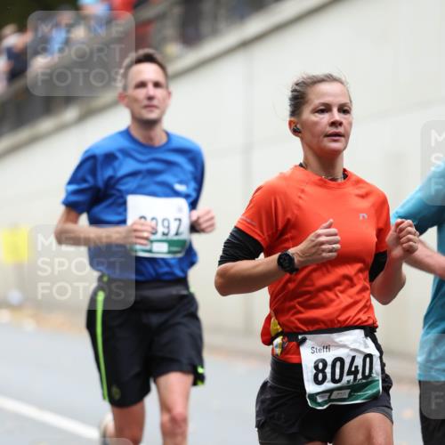 05.10.2025 - 20. swb-Marathon Bremen Michael Strokosch http://msf.ph/oto/9215219 05.10.2025 12:43:15 Laufen 392, 8040 meine-sportfotos.de