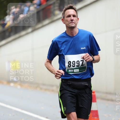 05.10.2025 - 20. swb-Marathon Bremen Michael Strokosch http://msf.ph/oto/9215220 05.10.2025 12:43:15 Laufen 8997, 07888 meine-sportfotos.de
