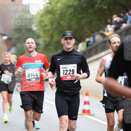 05.10.2025 - 20. swb-Marathon Bremen Michael Strokosch http://msf.ph/oto/9215222 05.10.2025 12:43:16 Laufen 8144, 1229 meine-sportfotos.de