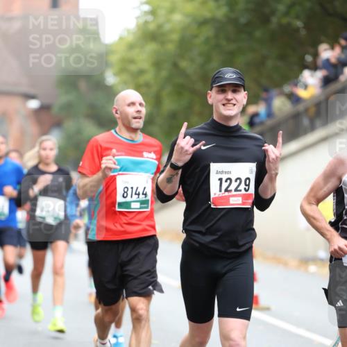 05.10.2025 - 20. swb-Marathon Bremen Michael Strokosch http://msf.ph/oto/9215223 05.10.2025 12:43:16 Laufen 1229, 8144 meine-sportfotos.de