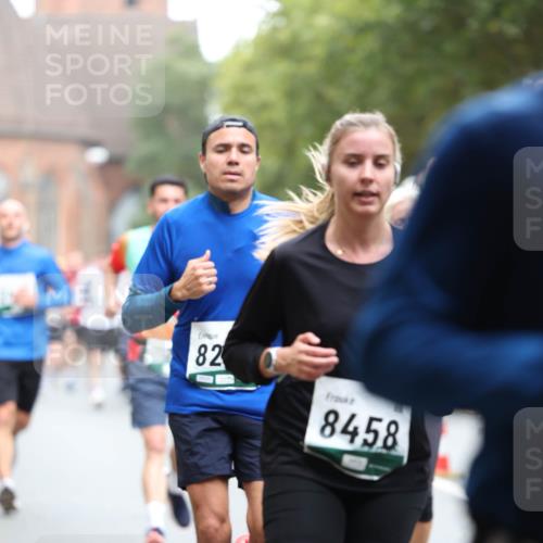 05.10.2025 - 20. swb-Marathon Bremen Michael Strokosch http://msf.ph/oto/9215229 05.10.2025 12:43:19 Laufen 82, 8458 meine-sportfotos.de