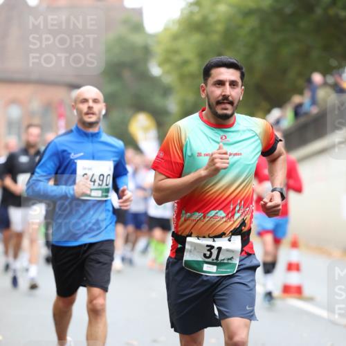 05.10.2025 - 20. swb-Marathon Bremen Michael Strokosch http://msf.ph/oto/9215234 05.10.2025 12:43:21 Laufen 490, 20, 3, 1, 06374 meine-sportfotos.de
