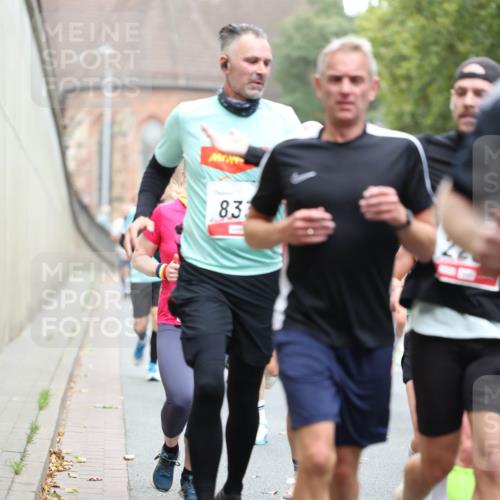 05.10.2025 - 20. swb-Marathon Bremen Michael Strokosch http://msf.ph/oto/9215241 05.10.2025 12:43:27 Laufen 83 meine-sportfotos.de