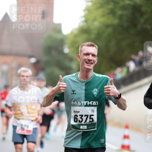 05.10.2025 - 20. swb-Marathon Bremen Michael Strokosch http://msf.ph/oto/9215258 05.10.2025 12:43:41 Laufen 6375 meine-sportfotos.de