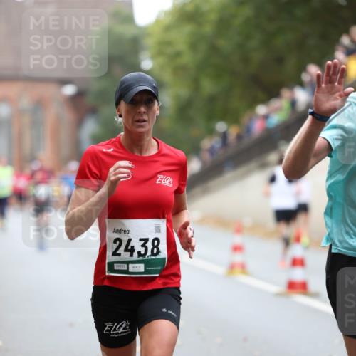 05.10.2025 - 20. swb-Marathon Bremen Michael Strokosch http://msf.ph/oto/9215264 05.10.2025 12:43:47 Laufen 2438 meine-sportfotos.de