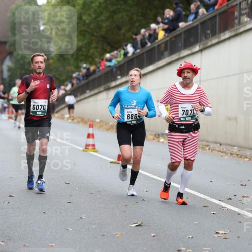 05.10.2025 - 20. swb-Marathon Bremen Michael Strokosch http://msf.ph/oto/9215266 05.10.2025 12:43:53 Laufen 6070, 6864, 7071 meine-sportfotos.de