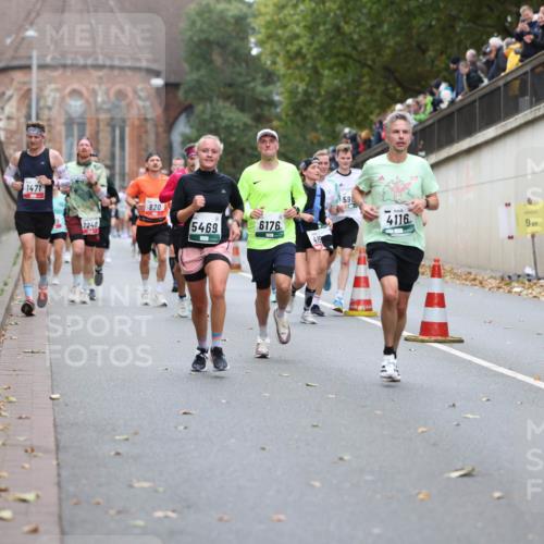 05.10.2025 - 20. swb-Marathon Bremen Michael Strokosch http://msf.ph/oto/9215274 05.10.2025 12:44:00 Laufen 1471, 2240, 820, 5469, 6176, 415, 59, 4116, 9 meine-sportfotos.de