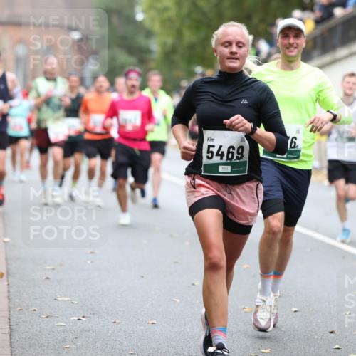 05.10.2025 - 20. swb-Marathon Bremen Michael Strokosch http://msf.ph/oto/9215280 05.10.2025 12:44:02 Laufen 5469, 16 meine-sportfotos.de