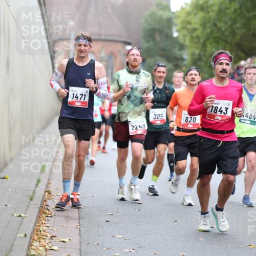 05.10.2025 - 20. swb-Marathon Bremen Michael Strokosch http://msf.ph/oto/9215285 05.10.2025 12:44:05 Laufen 1471, 2240, 305, 820, 1843, 484 meine-sportfotos.de