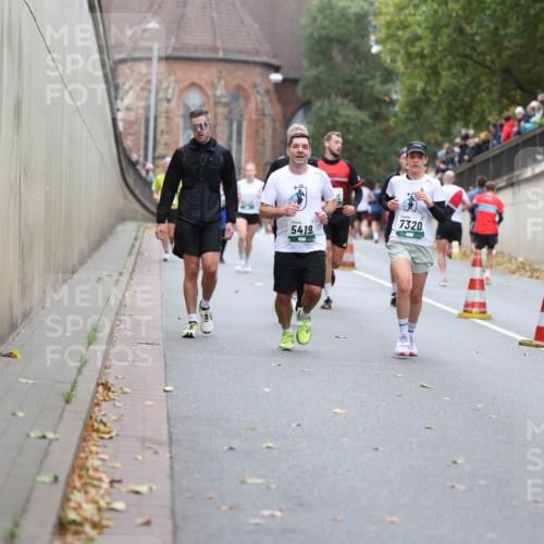 05.10.2025 - 20. swb-Marathon Bremen Michael Strokosch http://msf.ph/oto/9215295 05.10.2025 12:44:17 Laufen 54, 19, 7320, 9 meine-sportfotos.de