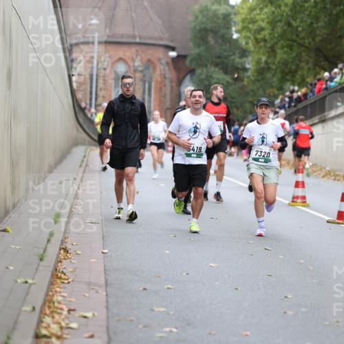 05.10.2025 - 20. swb-Marathon Bremen Michael Strokosch http://msf.ph/oto/9215296 05.10.2025 12:44:18 Laufen 54, 19, 7320 meine-sportfotos.de