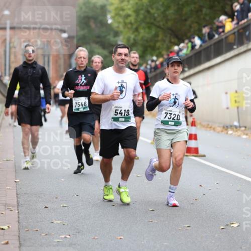 05.10.2025 - 20. swb-Marathon Bremen Michael Strokosch http://msf.ph/oto/9215302 05.10.2025 12:44:19 Laufen 7546, 54, 19, 7320 meine-sportfotos.de