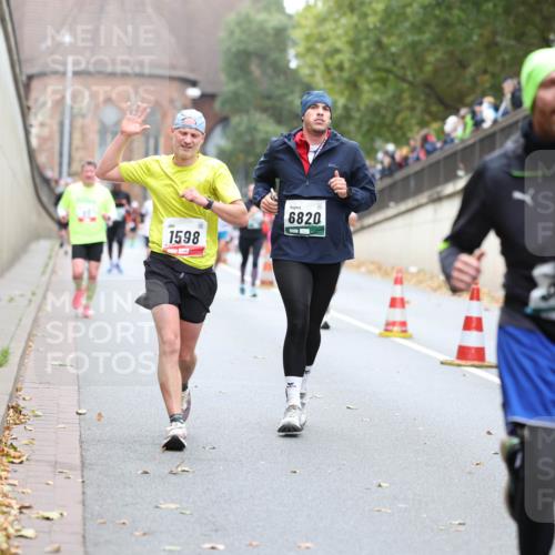 05.10.2025 - 20. swb-Marathon Bremen Michael Strokosch http://msf.ph/oto/9215313 05.10.2025 12:44:28 Laufen 1598, 6820 meine-sportfotos.de