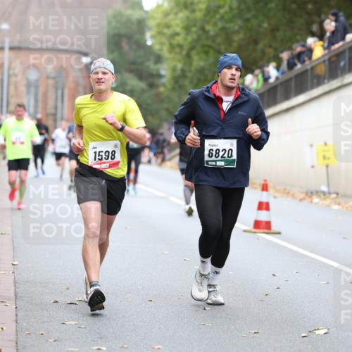 05.10.2025 - 20. swb-Marathon Bremen Michael Strokosch http://msf.ph/oto/9215315 05.10.2025 12:44:29 Laufen 1598, 6820, 1130 meine-sportfotos.de