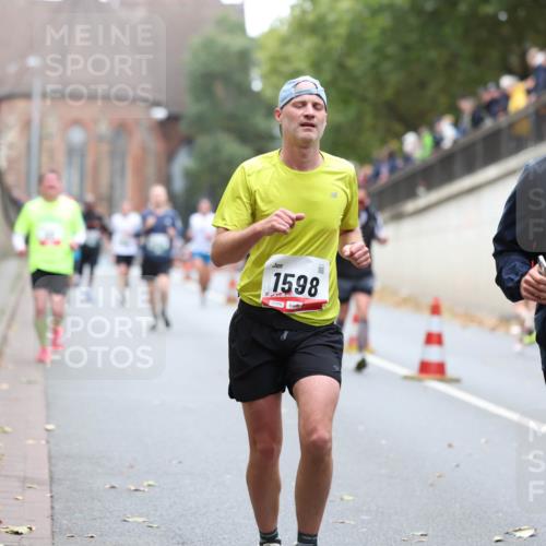 05.10.2025 - 20. swb-Marathon Bremen Michael Strokosch http://msf.ph/oto/9215318 05.10.2025 12:44:30 Laufen 1598, 3400, 6820 meine-sportfotos.de
