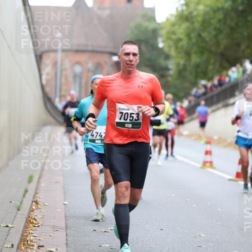 05.10.2025 - 20. swb-Marathon Bremen Michael Strokosch http://msf.ph/oto/9215327 05.10.2025 12:44:36 Laufen 474, 7053 meine-sportfotos.de