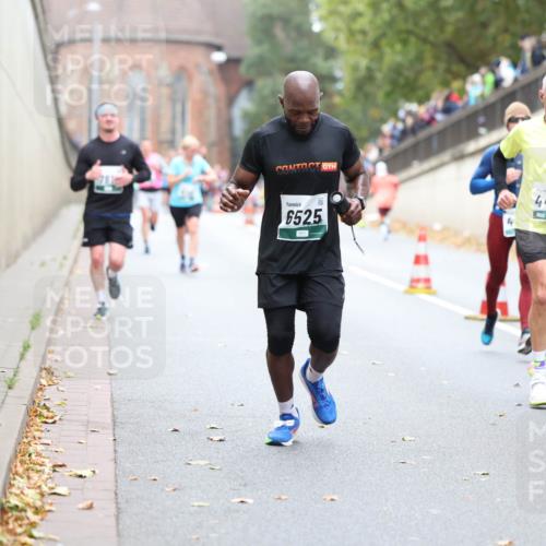 05.10.2025 - 20. swb-Marathon Bremen Michael Strokosch http://msf.ph/oto/9215334 05.10.2025 12:44:40 Laufen 6525, 4432 meine-sportfotos.de