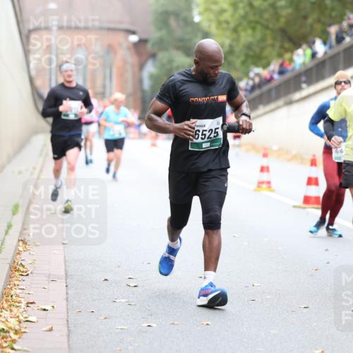 05.10.2025 - 20. swb-Marathon Bremen Michael Strokosch http://msf.ph/oto/9215335 05.10.2025 12:44:40 Laufen 6525, 4432 meine-sportfotos.de