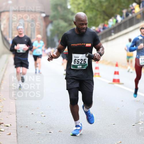 05.10.2025 - 20. swb-Marathon Bremen Michael Strokosch http://msf.ph/oto/9215337 05.10.2025 12:44:40 Laufen 6525, 4485, 4432 meine-sportfotos.de