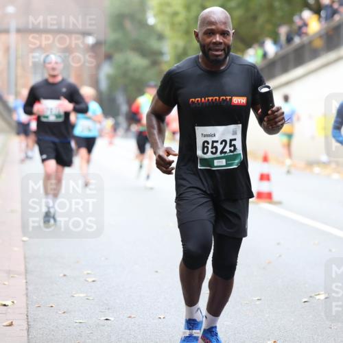 05.10.2025 - 20. swb-Marathon Bremen Michael Strokosch http://msf.ph/oto/9215339 05.10.2025 12:44:41 Laufen 6525, 4495 meine-sportfotos.de