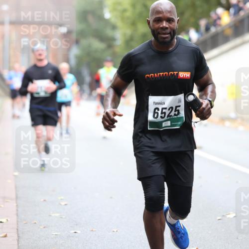05.10.2025 - 20. swb-Marathon Bremen Michael Strokosch http://msf.ph/oto/9215340 05.10.2025 12:44:41 Laufen 6525, 4455 meine-sportfotos.de