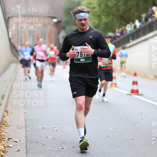 05.10.2025 - 20. swb-Marathon Bremen Michael Strokosch http://msf.ph/oto/9215344 05.10.2025 12:44:43 Laufen 79 meine-sportfotos.de