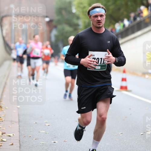 05.10.2025 - 20. swb-Marathon Bremen Michael Strokosch http://msf.ph/oto/9215346 05.10.2025 12:44:44 Laufen 79, 11 meine-sportfotos.de