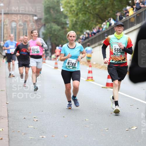 05.10.2025 - 20. swb-Marathon Bremen Michael Strokosch http://msf.ph/oto/9215347 05.10.2025 12:44:45 Laufen 8272, 6768, 20, 566 meine-sportfotos.de