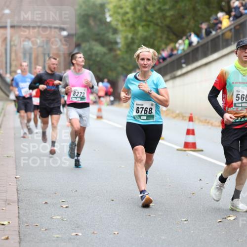 05.10.2025 - 20. swb-Marathon Bremen Michael Strokosch http://msf.ph/oto/9215349 05.10.2025 12:44:45 Laufen 8272, 6768, 20, 566 meine-sportfotos.de