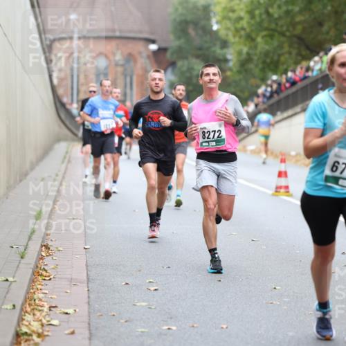 05.10.2025 - 20. swb-Marathon Bremen Michael Strokosch http://msf.ph/oto/9215351 05.10.2025 12:44:46 Laufen 8272, 6768 meine-sportfotos.de
