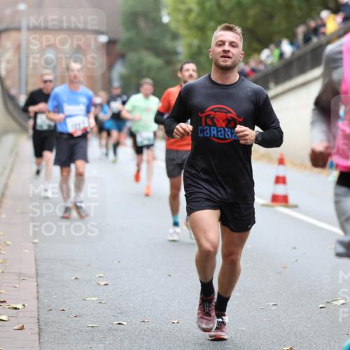 05.10.2025 - 20. swb-Marathon Bremen Michael Strokosch http://msf.ph/oto/9215355 05.10.2025 12:44:48 Laufen 2004, 8272 meine-sportfotos.de