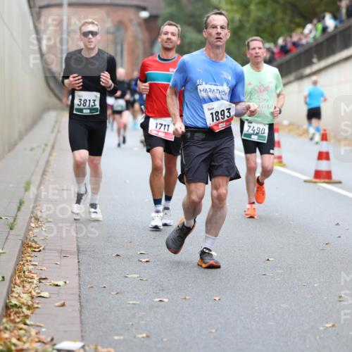 05.10.2025 - 20. swb-Marathon Bremen Michael Strokosch http://msf.ph/oto/9215359 05.10.2025 12:44:51 Laufen 3813, 1711, 1893, 7490 meine-sportfotos.de