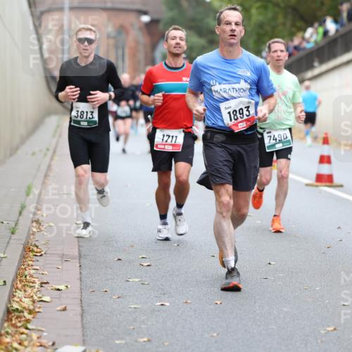 05.10.2025 - 20. swb-Marathon Bremen Michael Strokosch http://msf.ph/oto/9215360 05.10.2025 12:44:51 Laufen 3813, 1711, 1893, 7490 meine-sportfotos.de