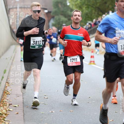 05.10.2025 - 20. swb-Marathon Bremen Michael Strokosch http://msf.ph/oto/9215362 05.10.2025 12:44:52 Laufen 3813, 1711, 1893 meine-sportfotos.de
