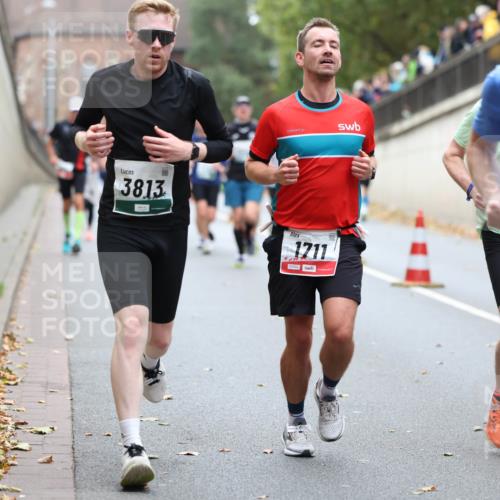 05.10.2025 - 20. swb-Marathon Bremen Michael Strokosch http://msf.ph/oto/9215364 05.10.2025 12:44:52 Laufen 3813, 1711, 1893 meine-sportfotos.de