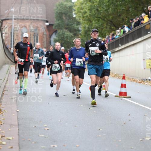 05.10.2025 - 20. swb-Marathon Bremen Michael Strokosch http://msf.ph/oto/9215366 05.10.2025 12:44:54 Laufen 854, 4089, 5255, 7783, 26, 2436, 9 meine-sportfotos.de