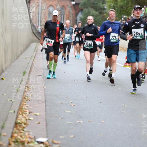 05.10.2025 - 20. swb-Marathon Bremen Michael Strokosch http://msf.ph/oto/9215369 05.10.2025 12:44:55 Laufen 1854, 4089, 5255, 2648, 7783 meine-sportfotos.de