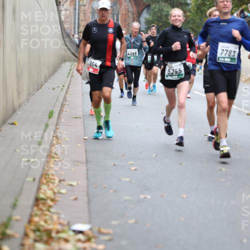 05.10.2025 - 20. swb-Marathon Bremen Michael Strokosch http://msf.ph/oto/9215371 05.10.2025 12:44:56 Laufen 854, 4089, 5265, 96, 7783, 72 meine-sportfotos.de