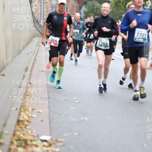 05.10.2025 - 20. swb-Marathon Bremen Michael Strokosch http://msf.ph/oto/9215372 05.10.2025 12:44:57 Laufen 1854, 4089, 5265, 96, 7783, 7203, 26 meine-sportfotos.de
