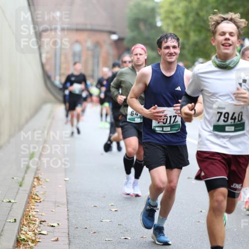 05.10.2025 - 20. swb-Marathon Bremen Michael Strokosch http://msf.ph/oto/9215386 05.10.2025 12:45:02 Laufen 64, 17, 7940, 73 meine-sportfotos.de