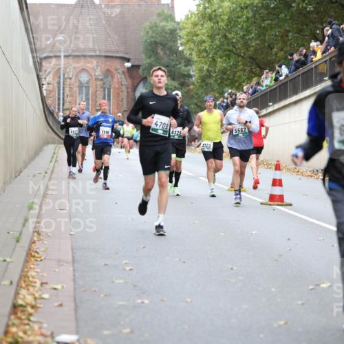 05.10.2025 - 20. swb-Marathon Bremen Michael Strokosch http://msf.ph/oto/9215392 05.10.2025 12:45:07 Laufen 4709, 8328, 1716, 129, 8827, 5562, 6267 meine-sportfotos.de